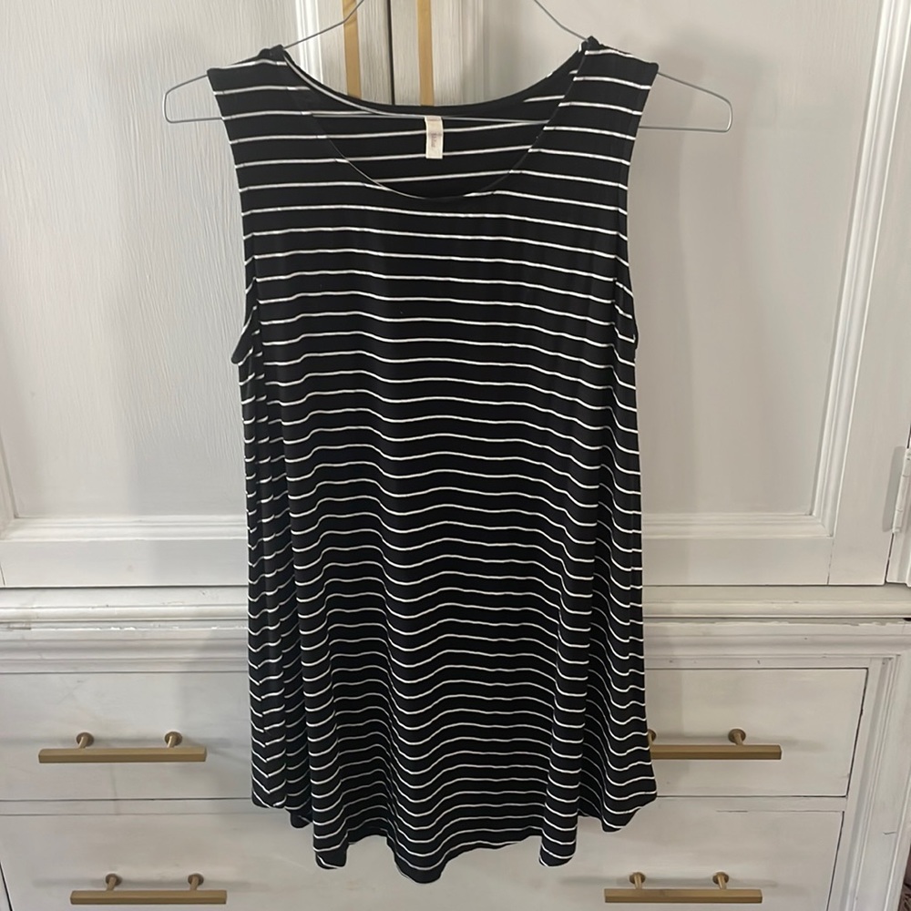 BLACK AND WHITE DRESS